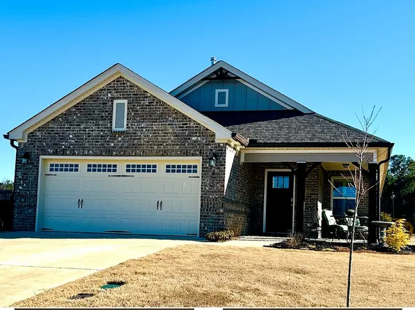 222 Quail Run Ave, Smiths Station, AL 36877