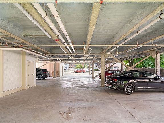 4th image of 140 Shirley St #330