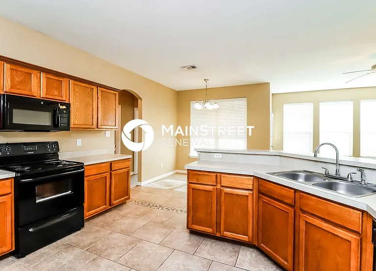 216 Kennedy Ct — Photo 8