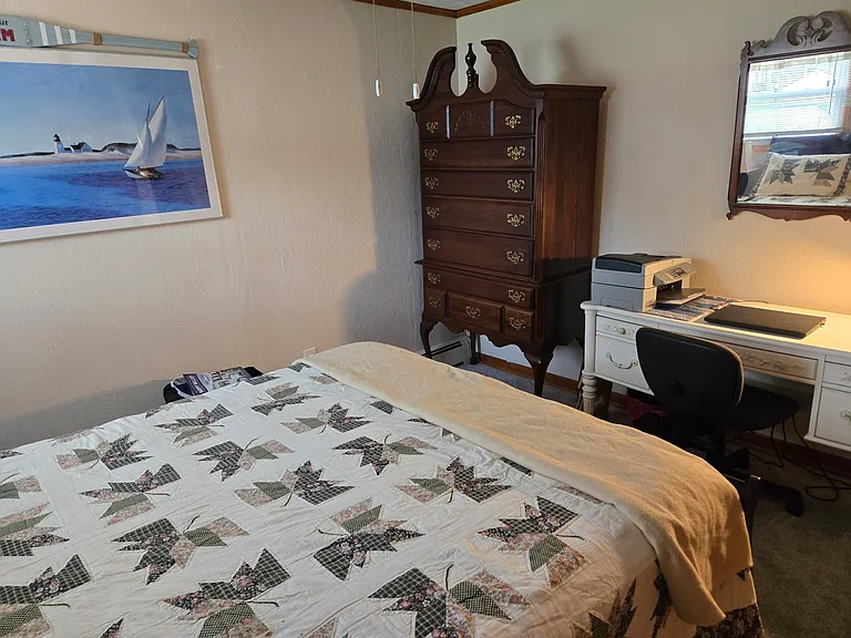 213 Hickory St #STUDENT RENTAL — Photo 7