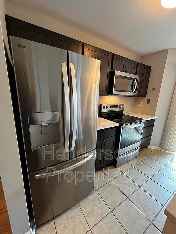 2 bed, 2.0 bath, 880 sqft, $1,550 — Photo 4