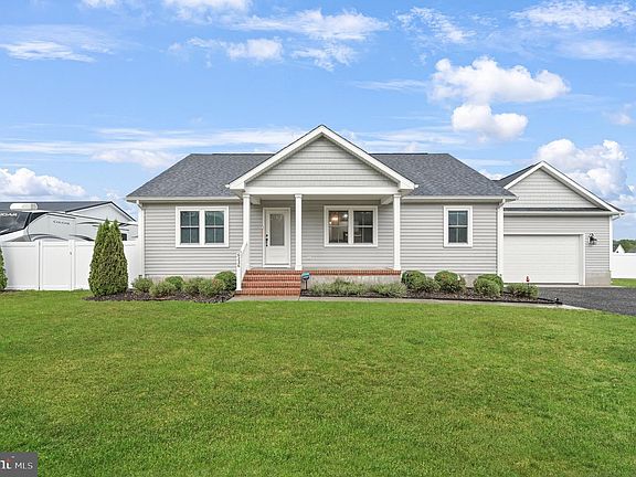 3rd image of 6236 Solomons Cir