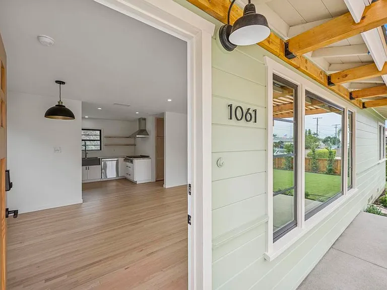 1061 Buena Vista Way — Photo 8