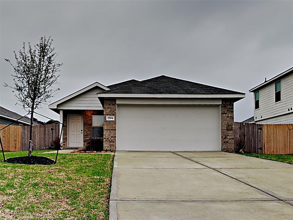 1st image of 17594 Longwood Trace Ln