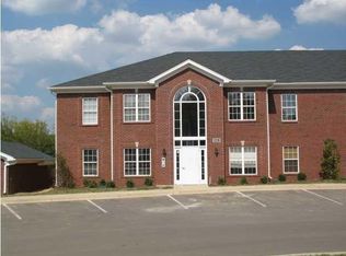9201 Pine Lake Dr UNIT 101, Louisville, KY 40220