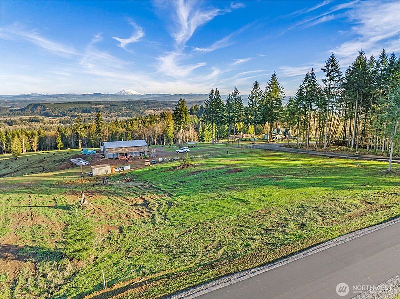 5th image of 204 Suncrest Drive