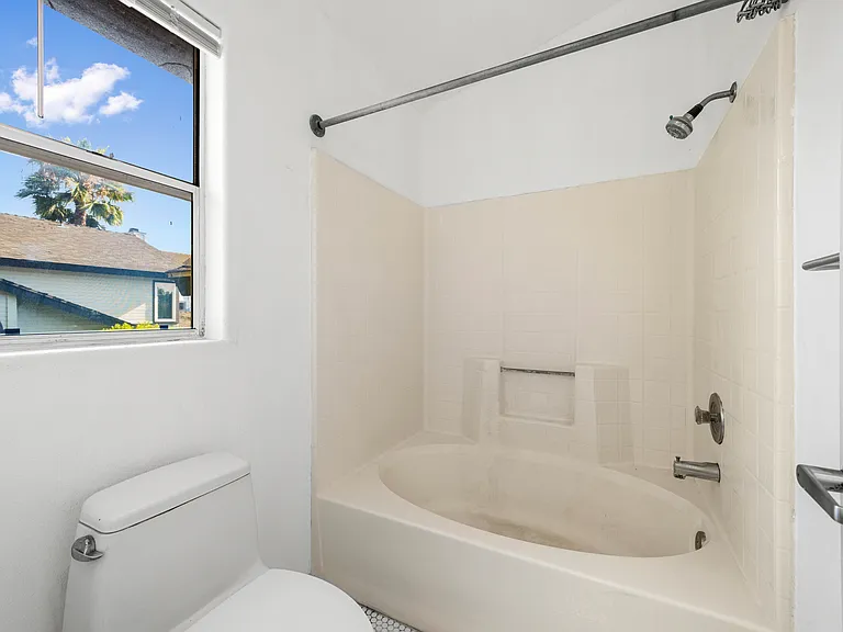 5057 Keeney St — Photo 5