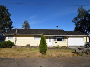 905 Meadowlark Ln, Tillamook, OR 97141