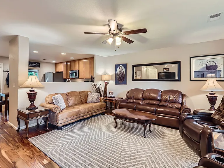 6745 Brittany Dr — Photo 4