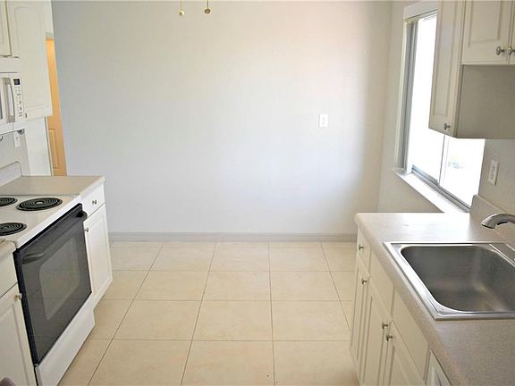5th image of 334 Lasayette Dr