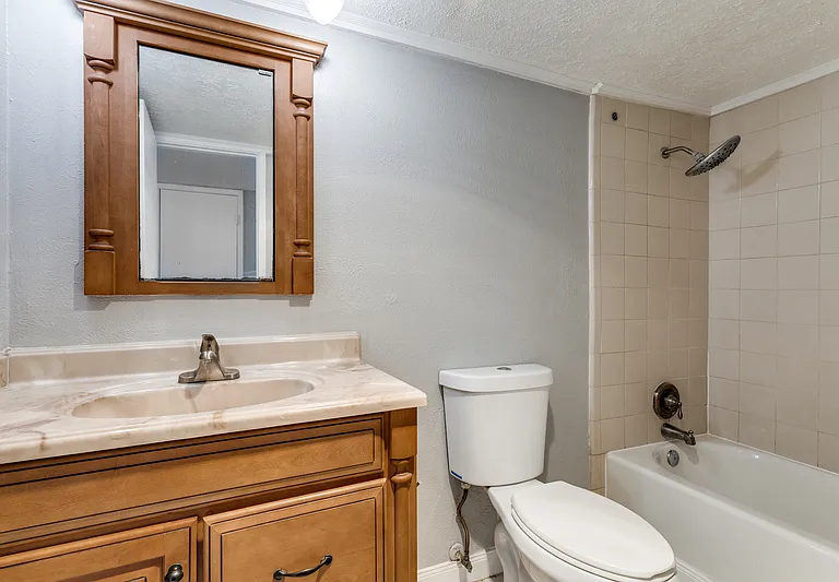 7504 Portman Ave — Photo 9