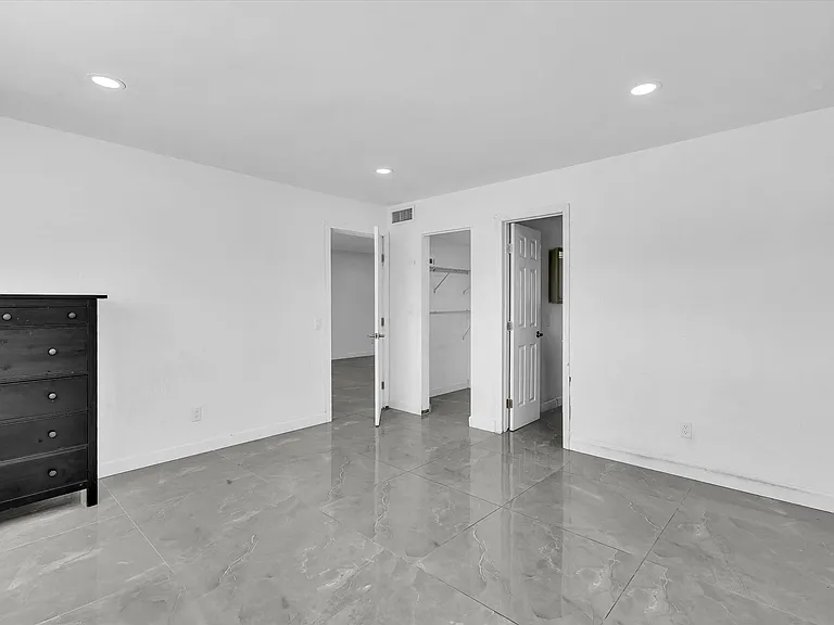 2451 SW 82nd Ave #108 — Photo 31