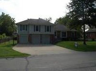 5827 Long Ave, Shawnee, KS 66216