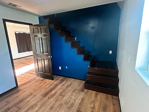 4th image of 306 W 3rd St