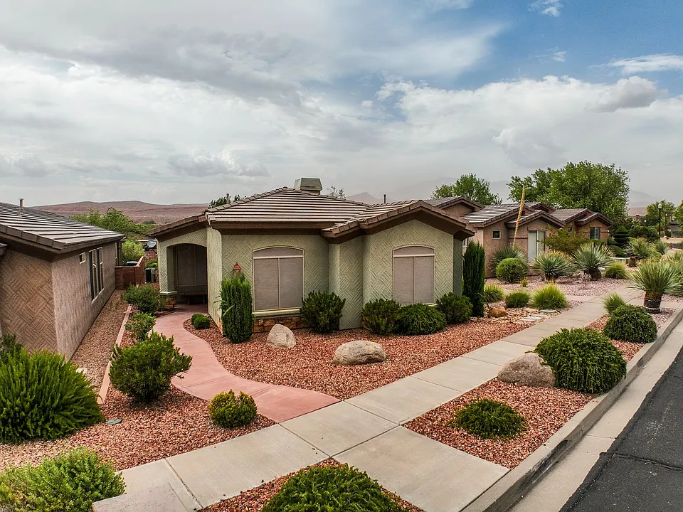 2123 N Sand Sage Ave
