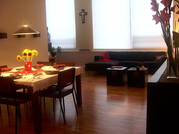 Integrated Dining and Living Rooms
