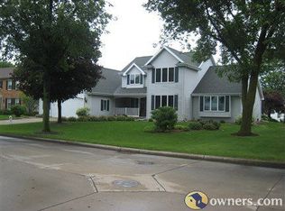 26 Olde Paltzer Ln, Appleton, WI 54913