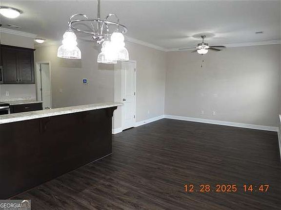 5th image of 326 Alcott Cir