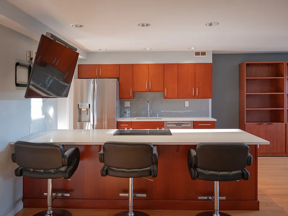 893 Farmington Ave #6F