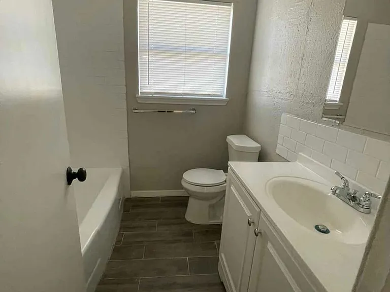 1516 NW 43rd St — Photo 10