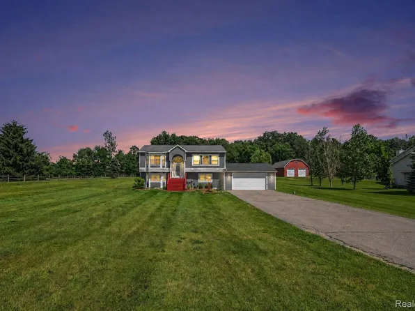 1220 Legault Blvd, Ortonville, MI 48462