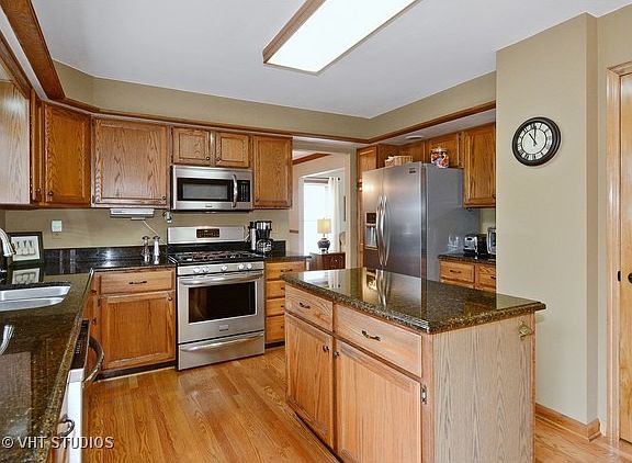 4th image of 131 Lewis Ct