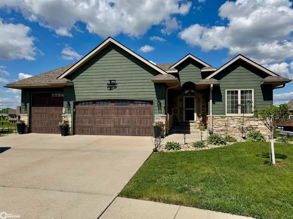 1008 Pine Brooke Ct, Clear Lake, IA 50428