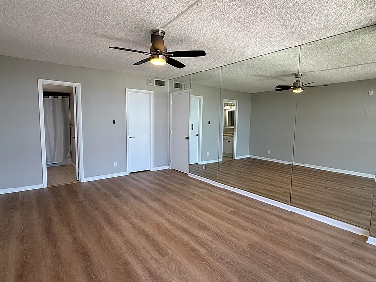531 N Ocean Blvd #1805 — Photo 32
