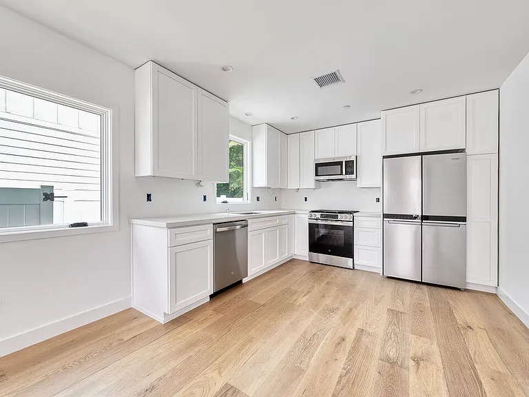 4287 La Salle Ave — Photo 4