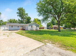 111 South St, Brighton, IL 62012