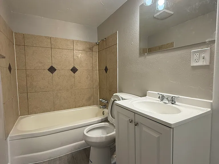 Tailwinds Apartments — Photo 6