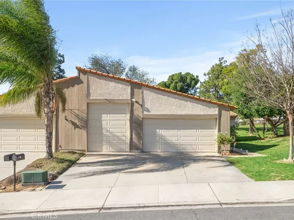 5670 Falling Leaf Ln, Riverside, CA 92509
