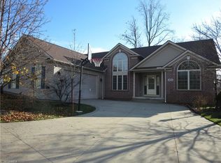 354 Nicole Ln, Northfield, OH 44067