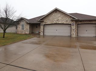 743 S Brecklyn Rd, Springfield, MO 65802