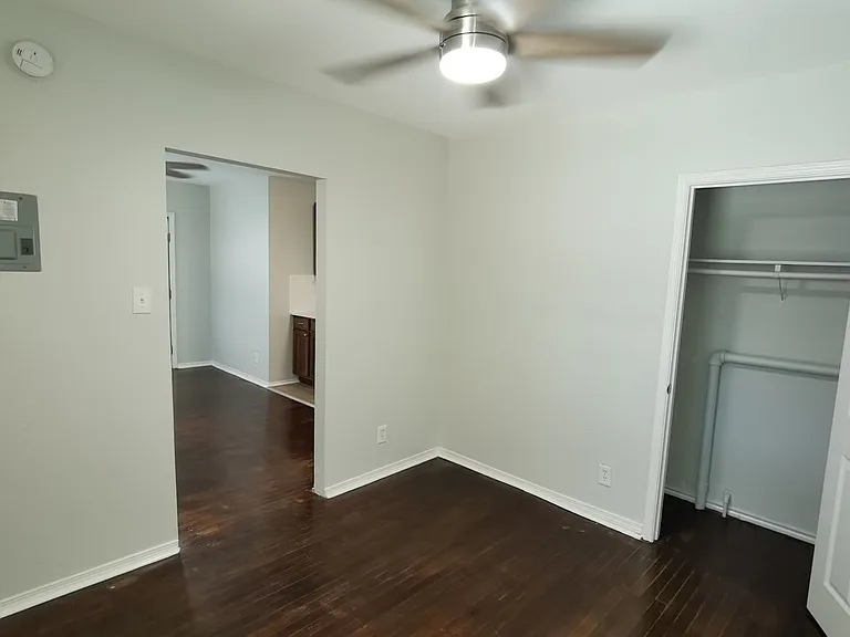 137 E Norwood Ct — Photo 27