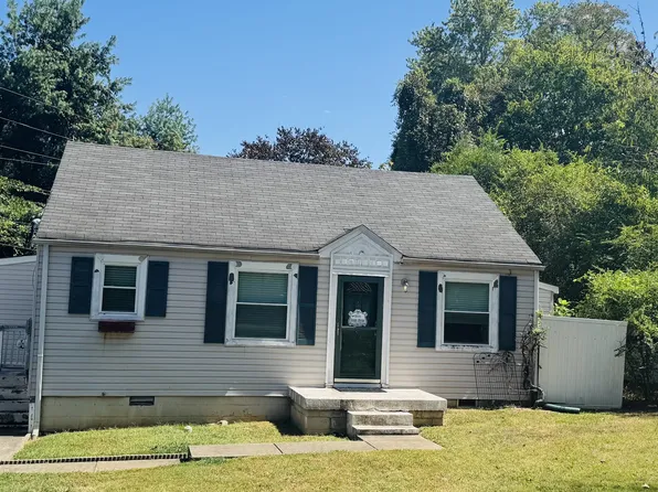 219 Park Ln, Clarksville, TN 37042