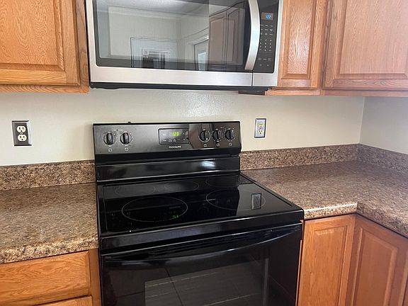 3rd image of 3232 Princeton Dr