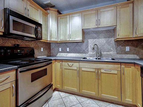 5th image of 1813 N 25th Ave SW #22