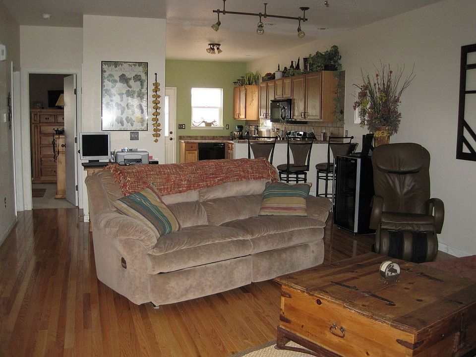 Living room/kitchen