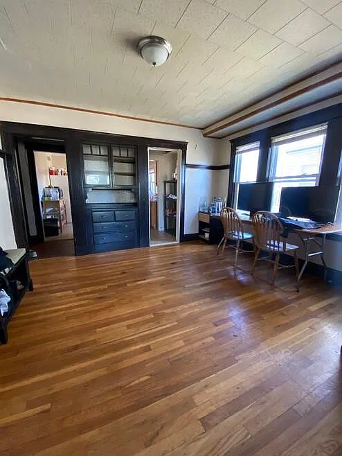 3 bed, $3,000 — Photo 2