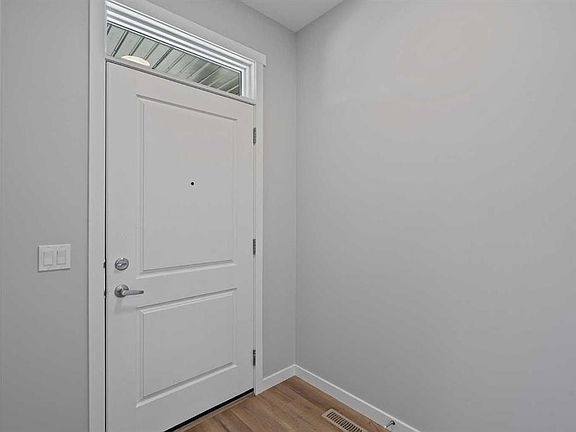 2nd image of 1006 Mahogany Blvd SE