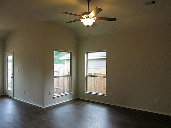 4th image of 1947 Briar Grove Dr