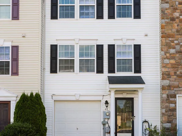 40 Carnegie Links Dr, Martinsburg, WV 25405