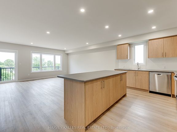3rd image of 165 Spalding Rd Floor 3