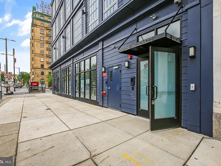 689 N Broad St #302 — Photo 11