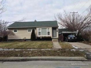 559 Chippewa Rd, Mount Clemens, MI 48043