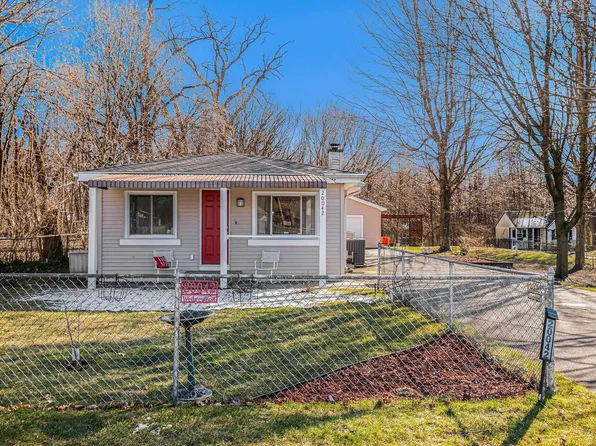 20042 Wedgewood Dr, South Bend, IN 46637