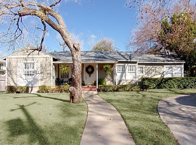 1st image of 129 Castano Ave