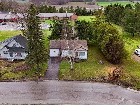 104 King St, Kincardine, ON N0G 2T0