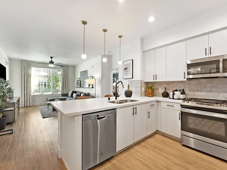 Vive Luxe, San Diego, CA, Kitchen
